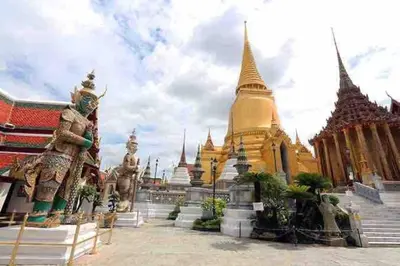a group of temples and pagodas in a city at Unwind in oldtown, private floor, near Grand Palace in Bangkok
