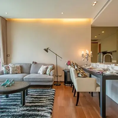 Luxury 1BR 300m BTS PhromPhong