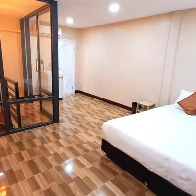 NEW! KG home 3 Bedrooms/ Free Wi-Fi