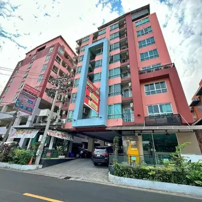 Aryan Suites Hotel