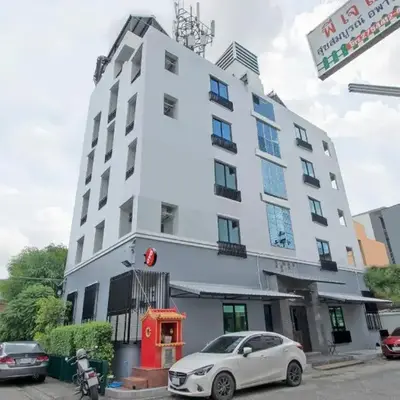 OYO 818 Suksomboon Residence