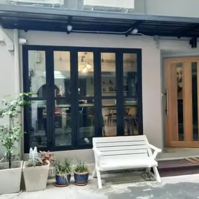 Bangkok Silom chat box hostel