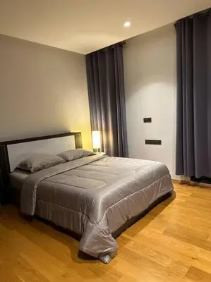 a bedroom with a bed in a room at \u4e94\u5367\u5ba4\u6e38\u6cf3\u6c60\u522b\u5885 5 Bedrooms Pool Villa in Ban Bang Toei (1)