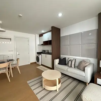 6th Avenue Sukhumvit BKK 302 BTS Asoke & Nana MRT Sukhumvit