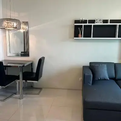 Spacious Sukhumvit Condo near EmQuartier