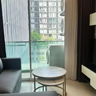 Spacious Sukhumvit Condo near EmQuartier