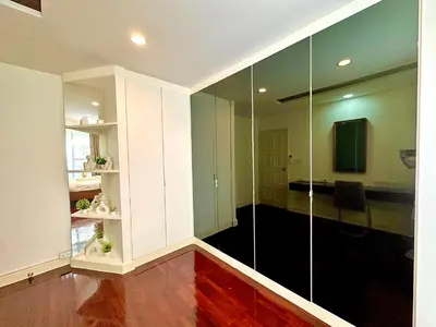 a bathroom with a glass shower in a room at Luxury 3 bedrooms in the heart of the city in Bangkok