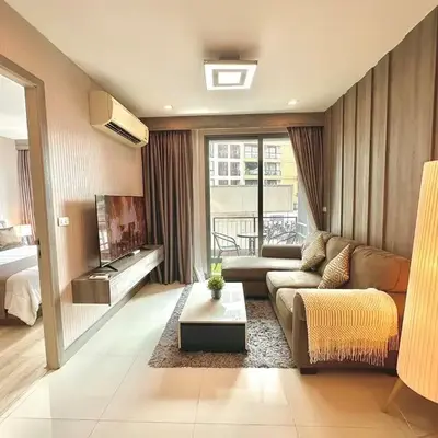 Bright & Spacious 1 BR - ASOKE