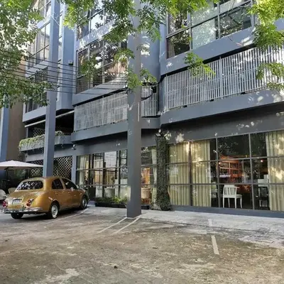Dancenter The Spades Hostel