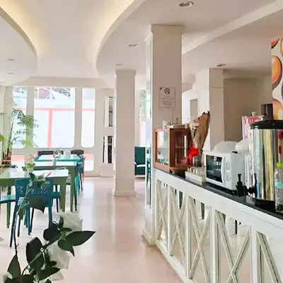 Happy 2 Hotel Patunam