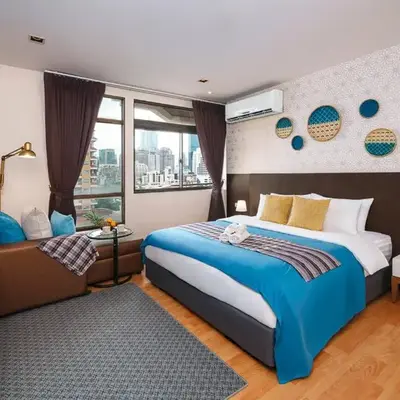 King suite with kitchen-Short walk to Park