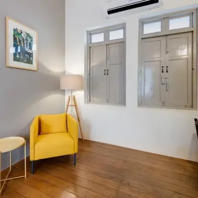 Non Inn The Post and Barber 3 Bedroom Riverside Shophouse with King and Twin Rooms