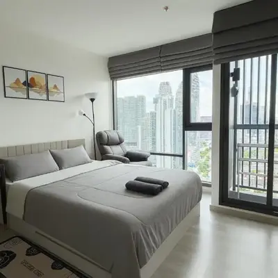 BTS Thong Lor Top Floor City View