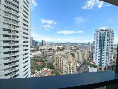 a view of a city from a building at River View Modern 1BR - Weekly Cleaning - Phrom Phong in Bangkok