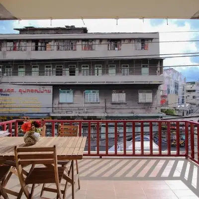 The Open House Cafe and Hostel