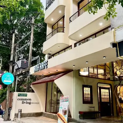 Common Living Ekkamai