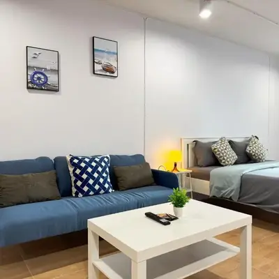 New 1BR King Bed Near BTS Nightlife Area