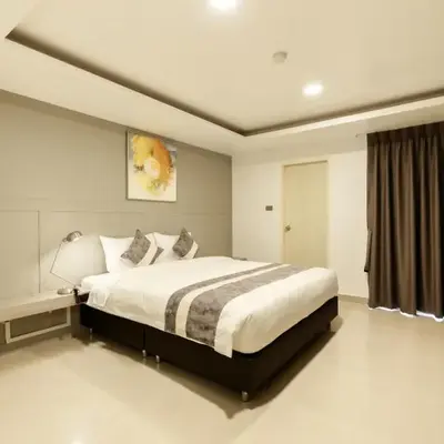 UTD8 Hotel and Residence