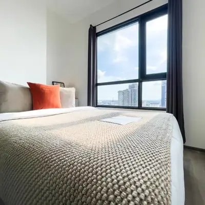 Near BTS l Central Sukhumvit l Pool and Sauna