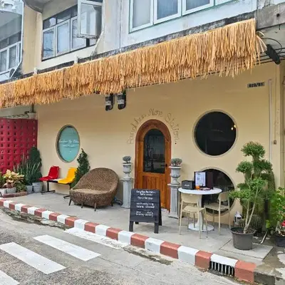 Bangkhunnon Station Hostel