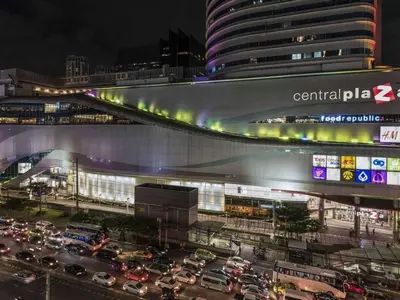 a view of a busy city at night at 52nd Fl Apt with Desk Pool and Gym MRT 200m Away in Ban Na Song