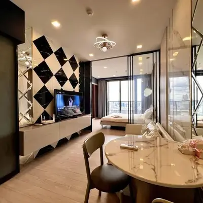 53Fl Skyview with King Bed Pool and Gym MRT200m