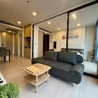 Spacious Apt with King Bed Pool and Gym MRT200m