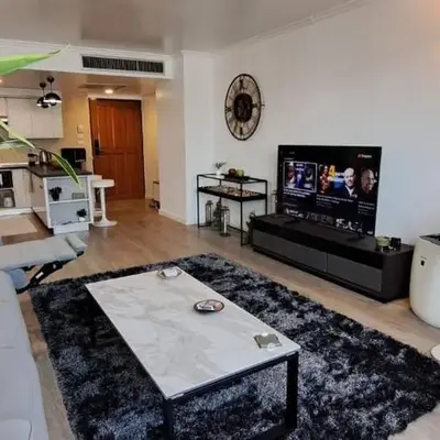 Stylish New Condo in NANA