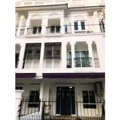 Leon Sukhumvit 62
