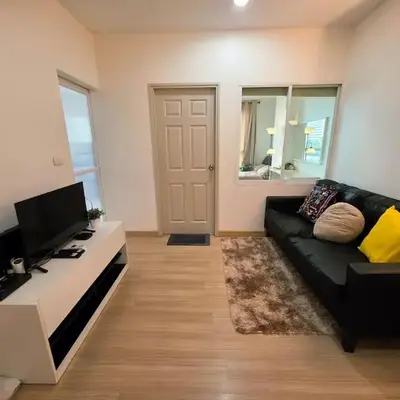 Super spacious city view apartment close to King Power Mahanakhon Pixel Building Silom Road Patpong Night Market 2 minutes to BTS rail transit bourgeois lifestyle neighborhood