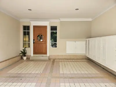 a room with a door and a tile floor at Spacious 3 Ensuite Bedrooms Townhouse in Rama 3, Bangkok in Bangkok