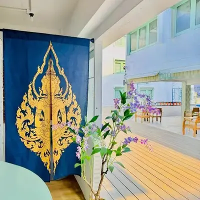 Easy Monday Capsule Bed and Traditional Thai Bath