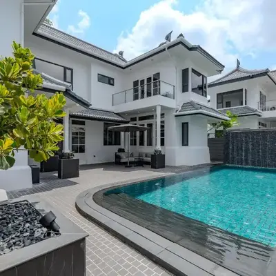 Thong Lo Modern Pool Villa In Center Of Bangkok