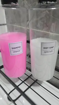two plastic containers sitting on top of a rack at อิมแพ็ค เมืองทองธานี ห้องเช่ารายวัน เมืองทอง คอนโดเมืองทอง c9