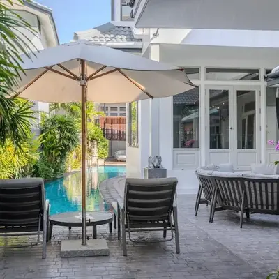 Thong Lo Private Pool Villa In Center Of Bangkok