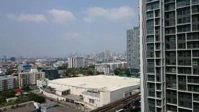 Gallery image of Sukhumvit 81 Condo - A in Bangkok