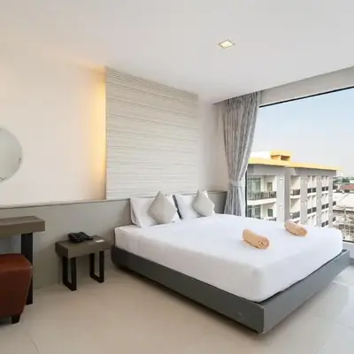 Leenova Hotel
