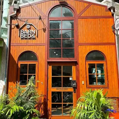 Barn & Bed Hostel