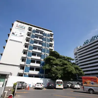 D haus Ngamwongwan Residence