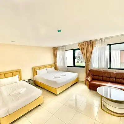 ABCYQ Hotel